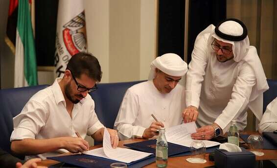 חוגג עם בן חליפה. השלמת העסקה עוד נראית רחוקה // צילום: בית"ר ירושלים